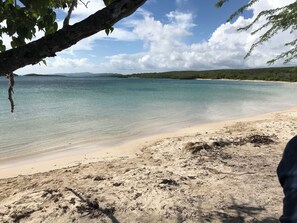 Sun-loungers, beach towels - 2-bedroom ocean view villa in lovely Boquerón with AC and charm (cabo rojo)