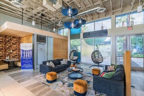 Lobby - Lotus 2506 (Glendale)