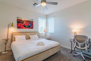 Apartment - Lotus 2506 (Glendale)