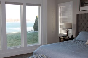 4 bedrooms, iron/ironing board, WiFi