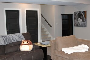 Smart TV, fireplace, table tennis