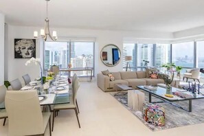 Ático presidencial, vistas al mar | Zona de estar