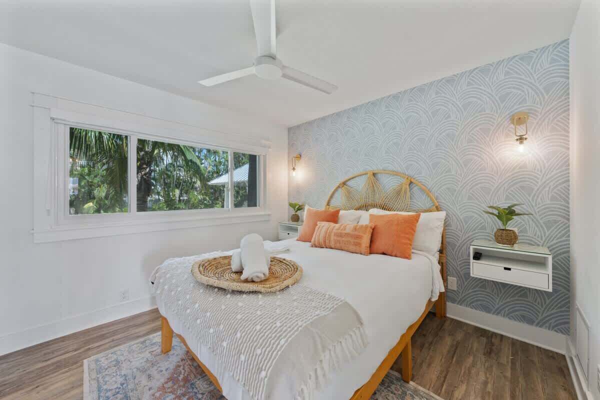 3 bedrooms, iron/ironing board, travel cot, free WiFi