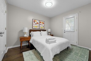 Iron/ironing board, WiFi, bed sheets - 2Br•Sleeps 4•Backyard•Laundry Room•Near Fort Moore (Columbus)