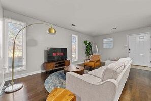 TV - 2Br•Sleeps 4•Backyard•Laundry Room•Near Fort Moore (Columbus)