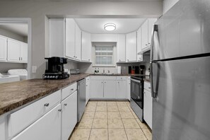 Microwave, oven, stovetop, dishwasher - 2Br•Sleeps 4•Backyard•Laundry Room•Near Fort Moore (Columbus)