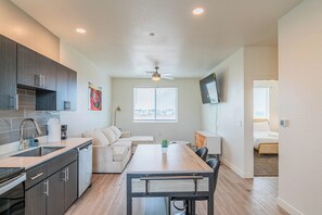 Apartment | Private kitchen - Lotus 3307 (Glendale)