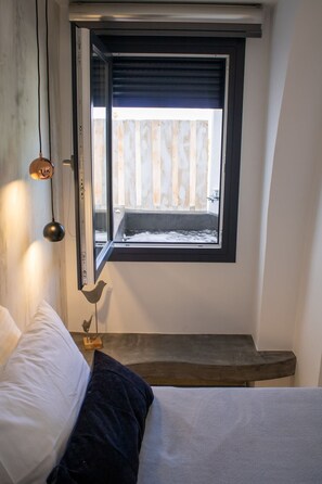 Room - George and Joanna Suites (Santorini)