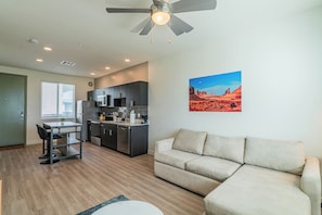 Apartment | Living area - Lotus 3316 (Glendale)