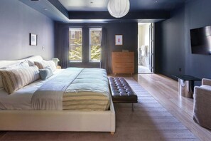 Tabla de planchar con plancha, wifi y ropa de cama 