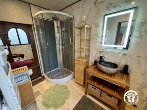 Shower - Jardin de Sissou - BUGARACH (BUGARACH)