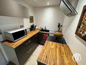 Fridge, microwave, oven, dishwasher - Jardin de Sissou - BUGARACH (BUGARACH)