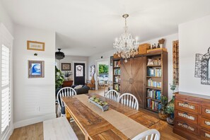 Dining - Private Bonita Retreat Pet Friendly 5/3 w/ Yard • Near Downtown, Beaches & Golf (Bonita)
