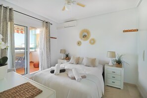 2 bedrooms, iron/ironing board, WiFi, bed sheets - Sunny Jumilla Holiday Apt-Orihuela Costa -Family -pool - seasonal rentals (Orihuela)