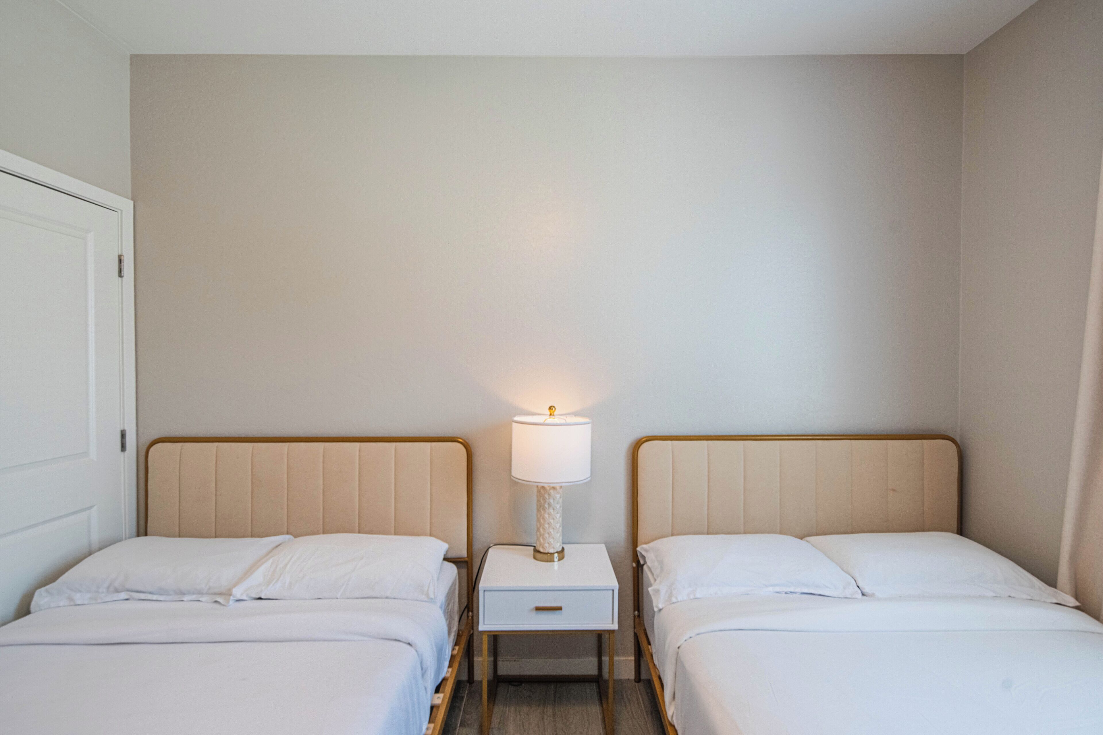 Iron/ironing board, free WiFi