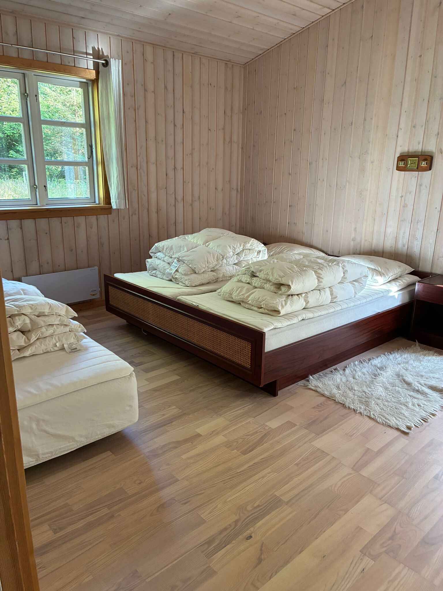 Een strijkplank/strijkijzer, gratis wifi