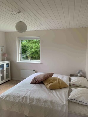 Iron/ironing board, free WiFi - Cozy family holiday home with beautiful view (Fårevejle)