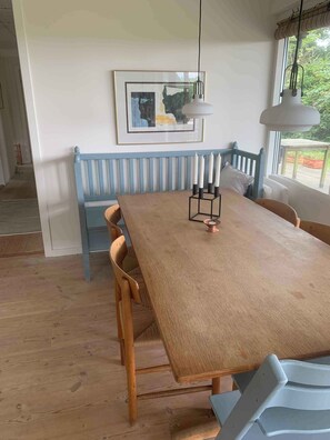 Dining - Cozy family holiday home with beautiful view (Fårevejle)