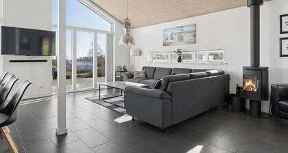 Sea view spa and space for the whole family