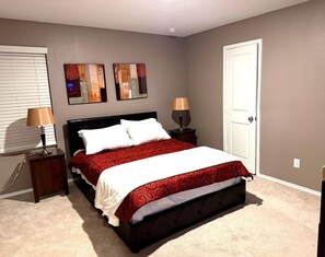 3 chambres, fer et planche à repasser, Wi-Fi gratuit, draps fournis