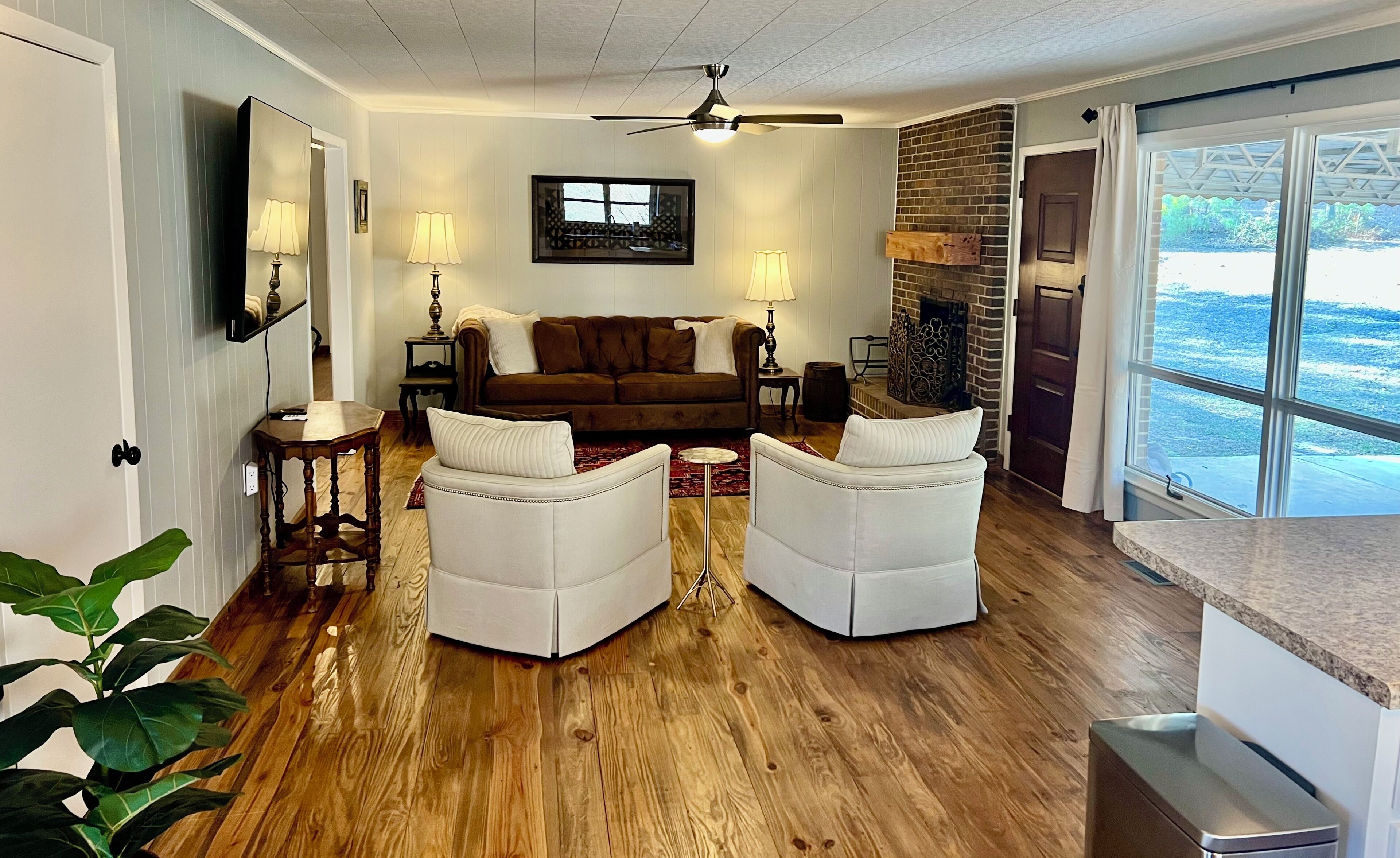 Télévision, cheminée