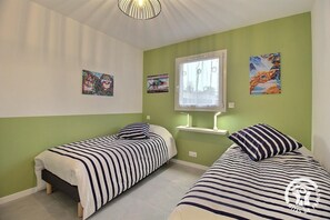 2 bedrooms, iron/ironing board, free WiFi, bed sheets