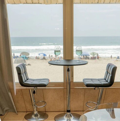 Ocean Front Above Beach-3Br/2Ba Panoramic Views!