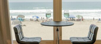 Ocean Front Above Beach-3Br/2Ba Panoramic Views!