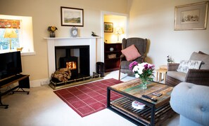 TV - Mill Cottage - a tranquil cottage location for 4 guests (Forres)