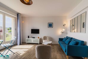 Living area - Sea-view duplex in Erquy harbour | Ref 612 (ERQUY)