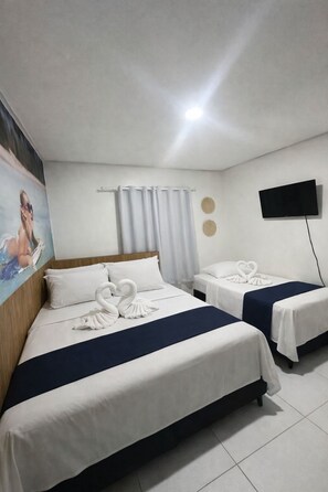 Tabla de planchar con plancha, Internet, ropa de cama