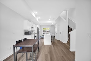 Villa Standard, vue ville | Restauration