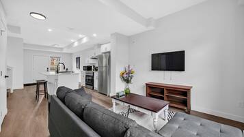 Standard Villa, City View | Living area