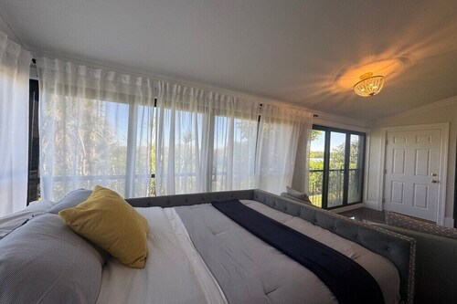 Peaceful Goodland, FL Stay: 1BR/1BA with Sunroom Daybed, 10 Min to Marco Island