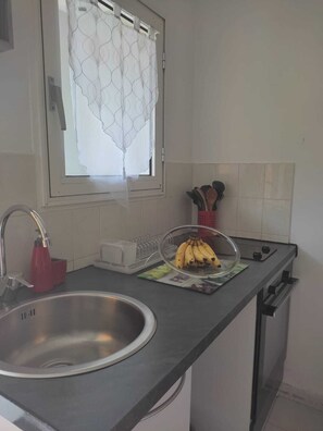 Private kitchen - Beau studio le hameau de beauregard (Sainte-Anne)