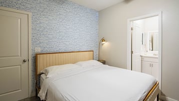 Iron/ironing board, free WiFi