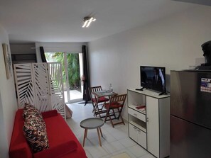 Living area - Lovely, comfortable studio in a pleasant location les hameaux (Sainte-Anne)