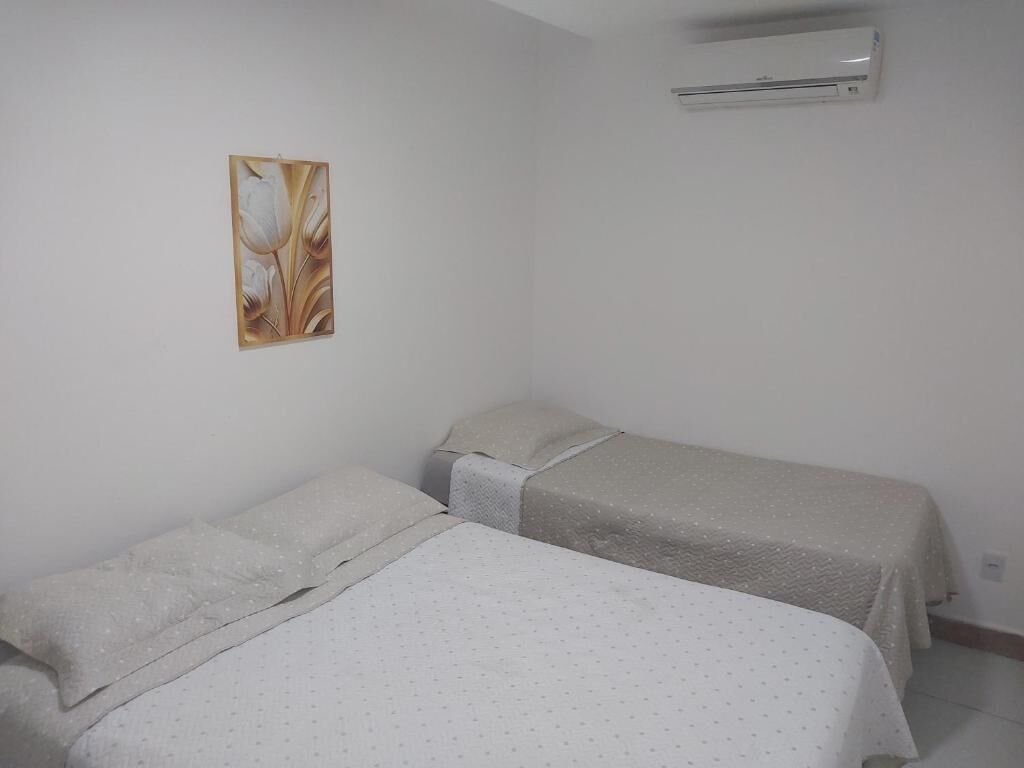 Quarto triplo | Ferros/tábuas de passar roupa, Wi-Fi de cortesia