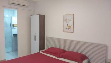 Suíte família | Ferros/tábuas de passar roupa, Wi-Fi de cortesia