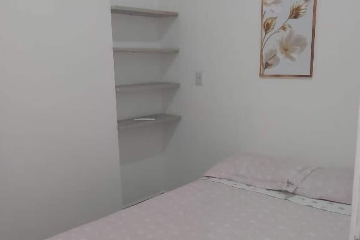 Quarto casal | Ferros/tábuas de passar roupa, Wi-Fi de cortesia