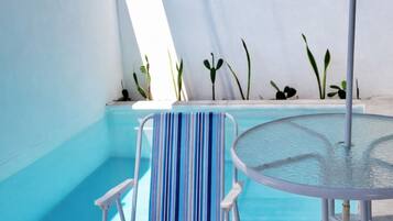 Huoneisto, 1 makuuhuone, keittiö, näköala uima-altaalle | Uima-allas | Sisäuima-allas