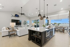 Fridge, microwave, oven, stovetop - Southern Palms -Luxury 5 Bd/ 6 Bath waterfront home on wide canal in Key Colony Beach, private pool and hot tub, 32' Dockage, Minutes to Atlantic Ocean, Easy Access.Newer Construction. Ice Maker, All Bedrooms with Ensuite Bathrooms, Stunning water views (Marathon)