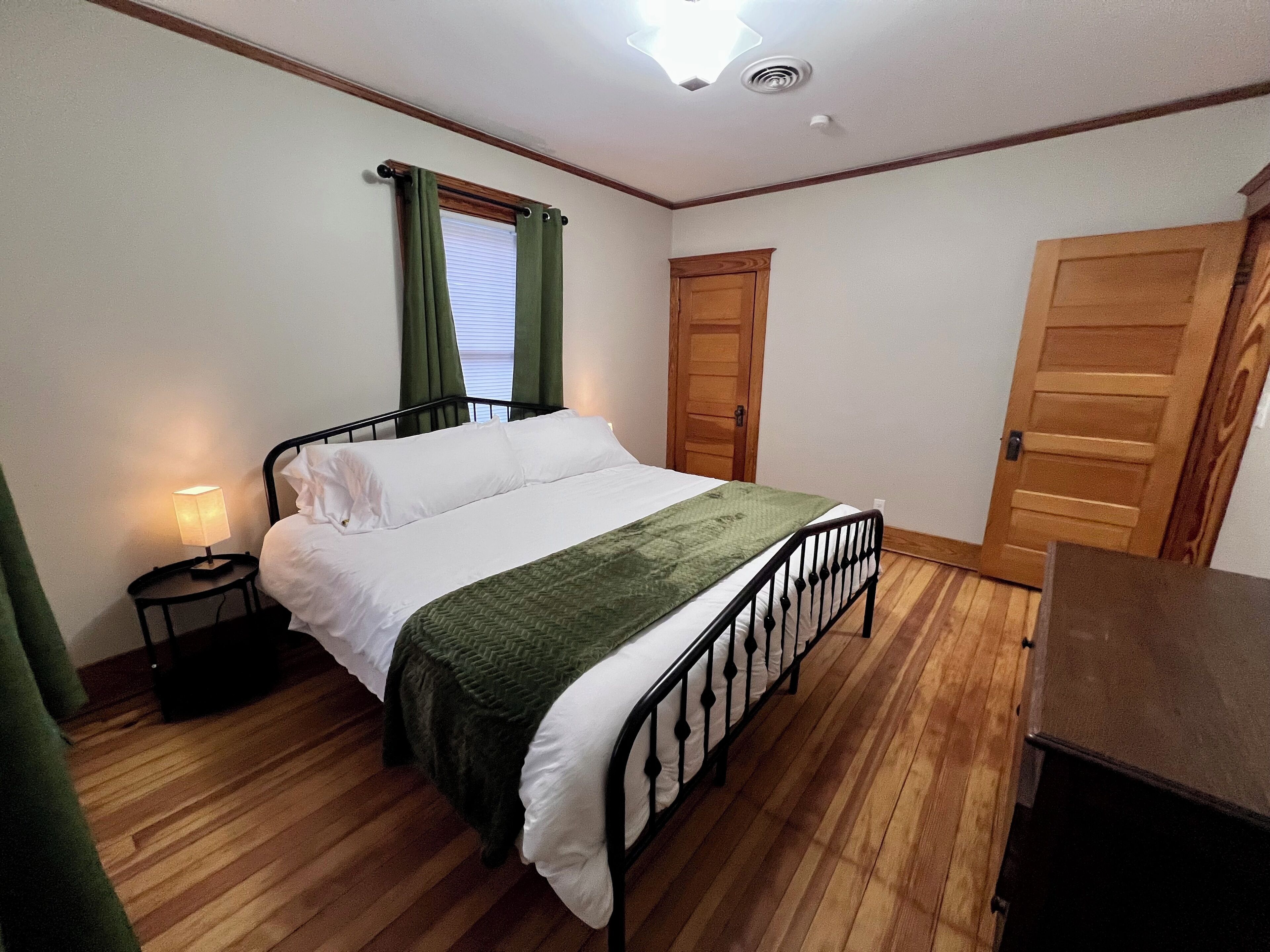 4 bedrooms, iron/ironing board, travel crib, free WiFi