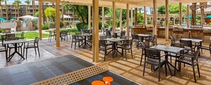 Outdoor dining - Upscale resort with kitchen, lazy river, and easy access to music festivals. (Indio)