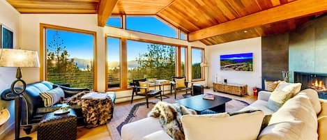 Smart TV, chimenea, videojuegos, futbolito