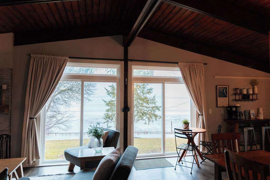 TV, fireplace, offices