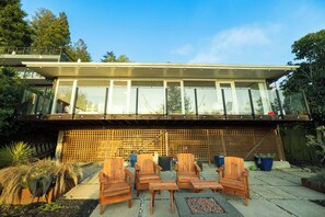 Terrace/patio - Mid-Century Sanctuary in the Berkeley Hills (Berkeley)