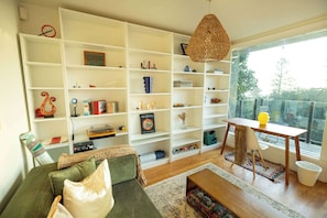 Smart TV, fireplace, offices - New Listing! Mid-Century Sanctuary in the Berkeley Hills (Berkeley)