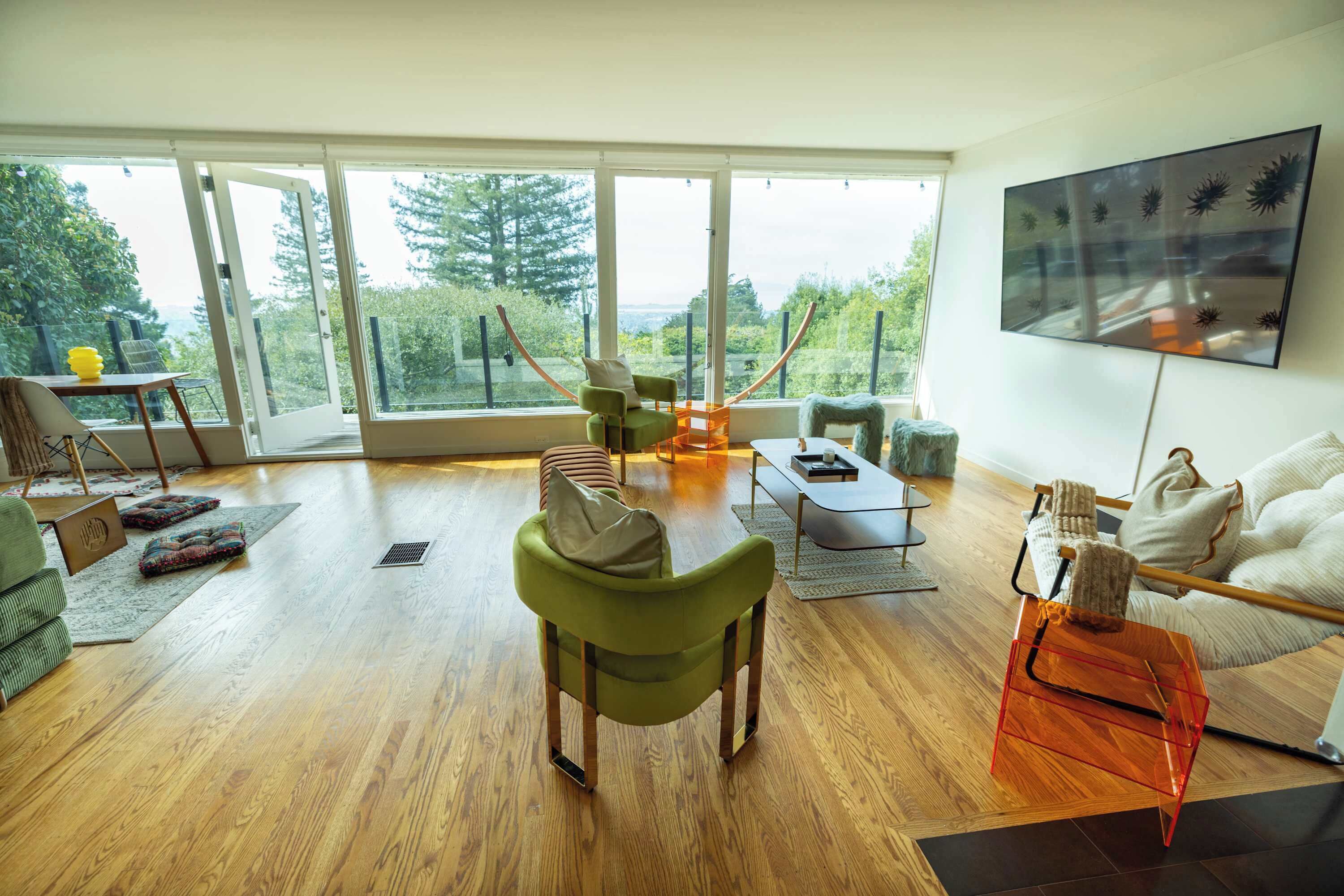 Mid-century Sanctuary In The Berkeley Hills - Berkeley, CA