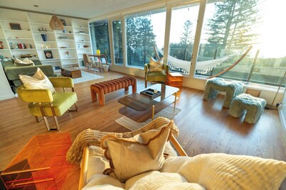 Mid-Century Sanctuary in the Berkeley Hills